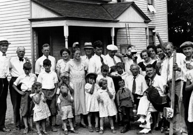 Schmieder Family Gathering 1930s